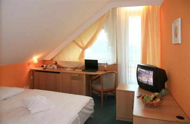 Hotel Nastup Loučná pod Klínovcem Exterior foto