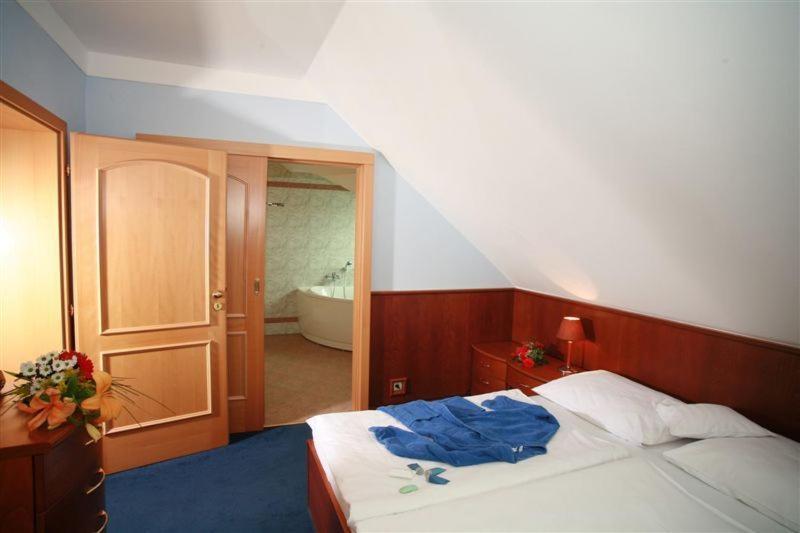 Hotel Nastup Loučná pod Klínovcem Exterior foto